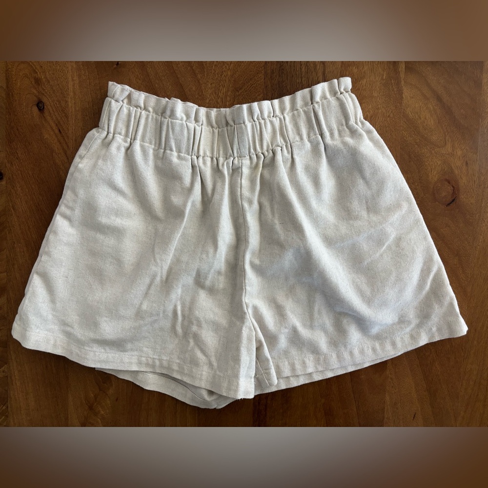 Petal & Pup, High Waisted Cream Shorts, S